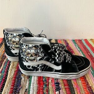 VANS Sk8-hi Flame Skull Unisex Sneakers Men 6, Women 7.5 Checkered Laces